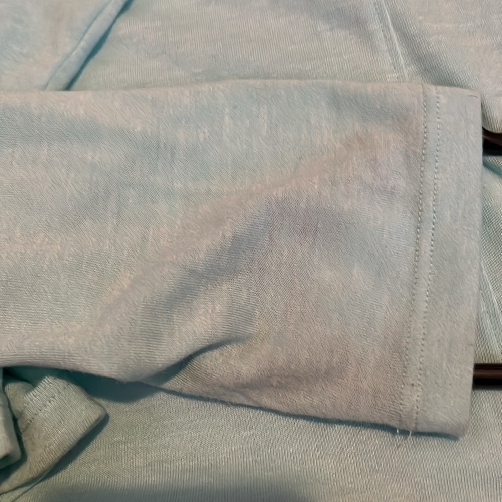 Medium Under Armour Mint HeatGear Half-Zip Pullover - Picture 5 of 5